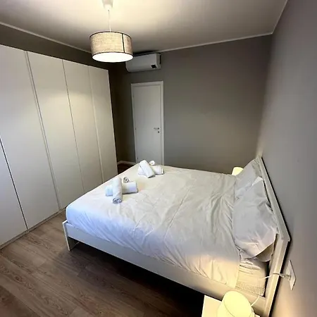 Due Parcheggi E Vicino Metro Apartment Milan